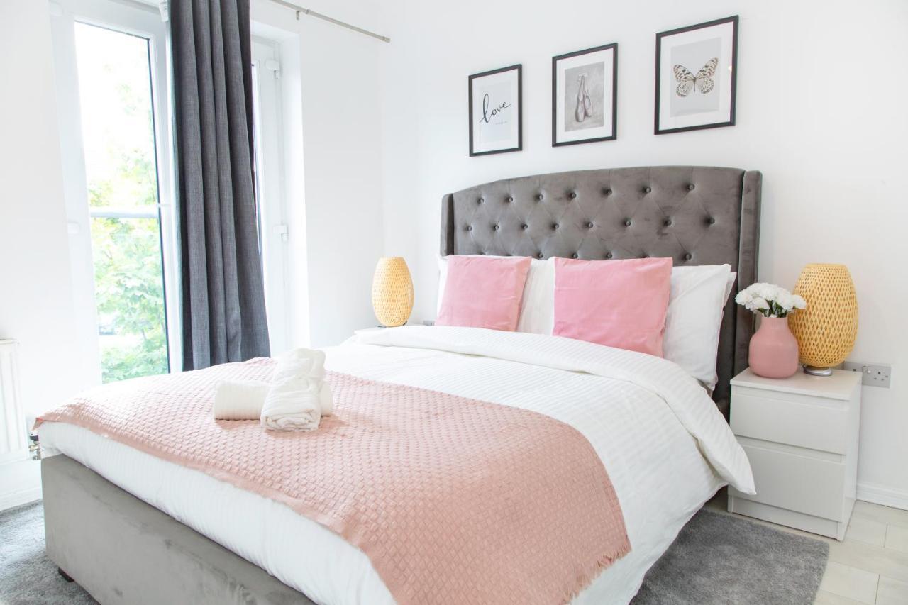 Vila Cozy Townhouse In The Heart Of Greater Manchester Exteriér fotografie