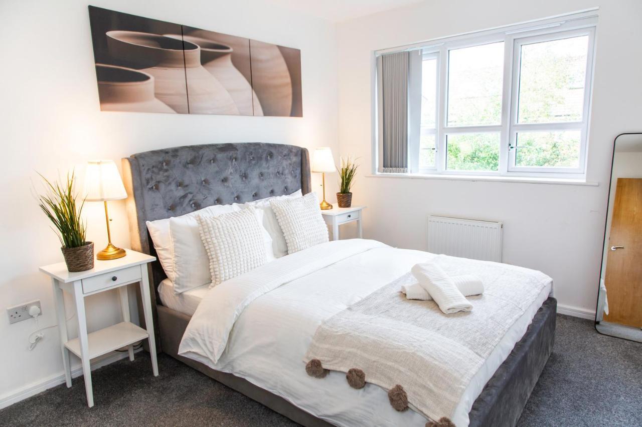 Vila Cozy Townhouse In The Heart Of Greater Manchester Exteriér fotografie