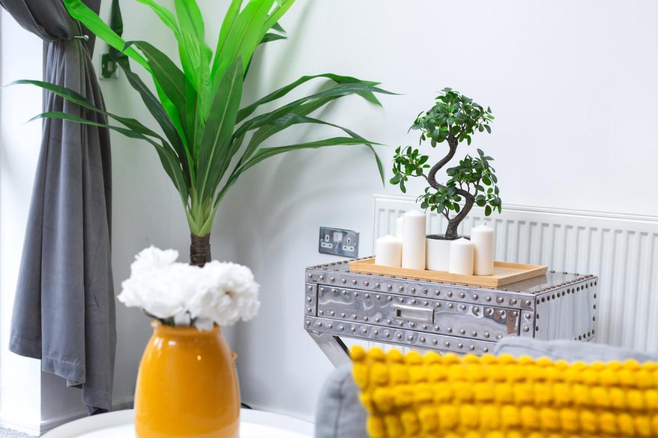 Vila Cozy Townhouse In The Heart Of Greater Manchester Exteriér fotografie